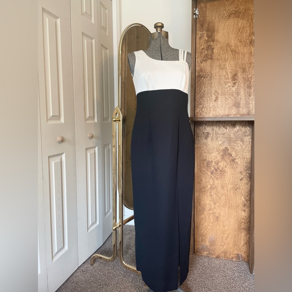 90s vintage formal fitted full length Elegant Black and White Liz Claiborne
